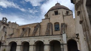 La herencia arquitectónica colonial en Cajamarca: Un legado de la conquista española